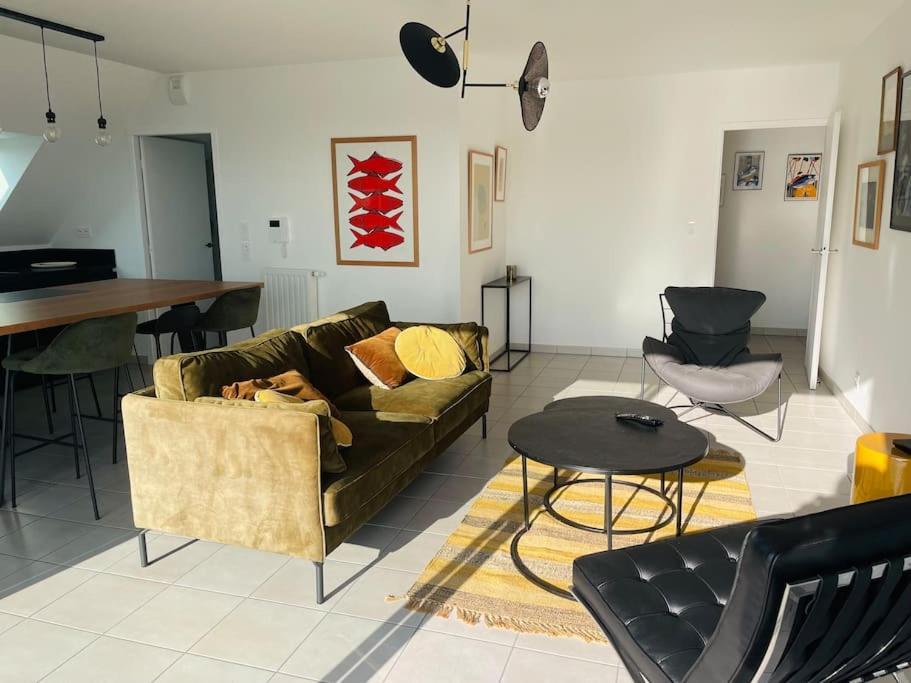 Appartement Lumineux Et Spacieux, Terrasse Et Parking Prive 콩카르노 외부 사진