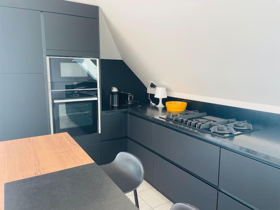 Appartement Lumineux Et Spacieux, Terrasse Et Parking Prive 콩카르노 외부 사진
