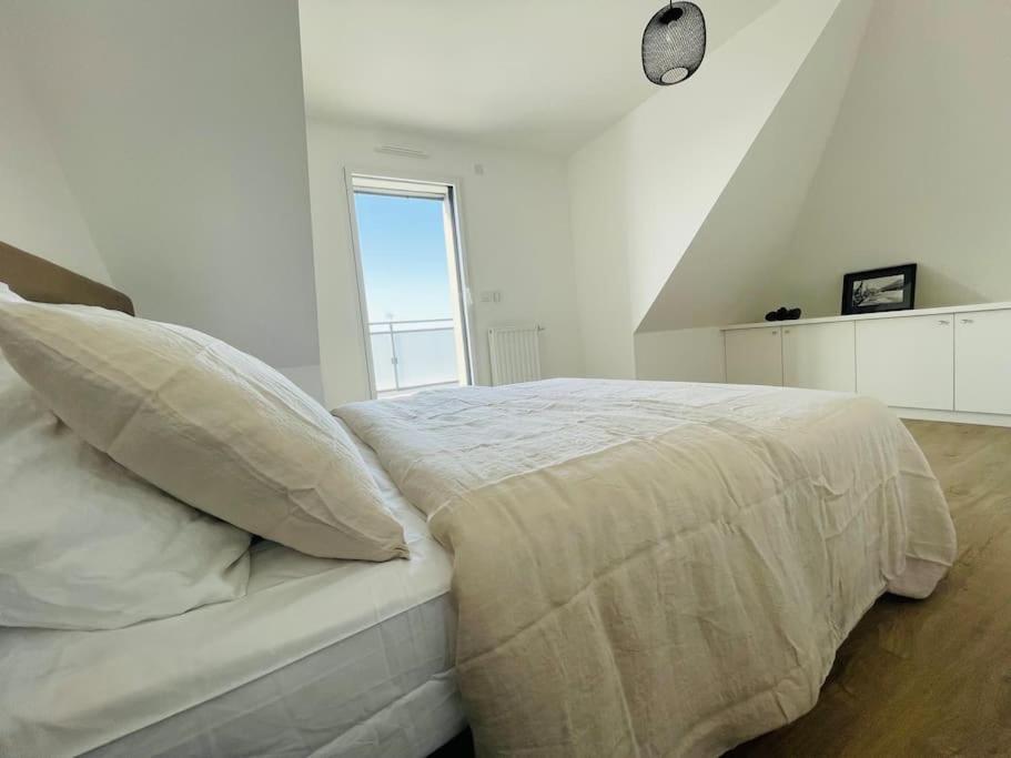 Appartement Lumineux Et Spacieux, Terrasse Et Parking Prive 콩카르노 외부 사진